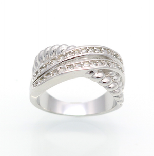 טבעת משובצת אבני קריסטל דגם 589447 - ME by April